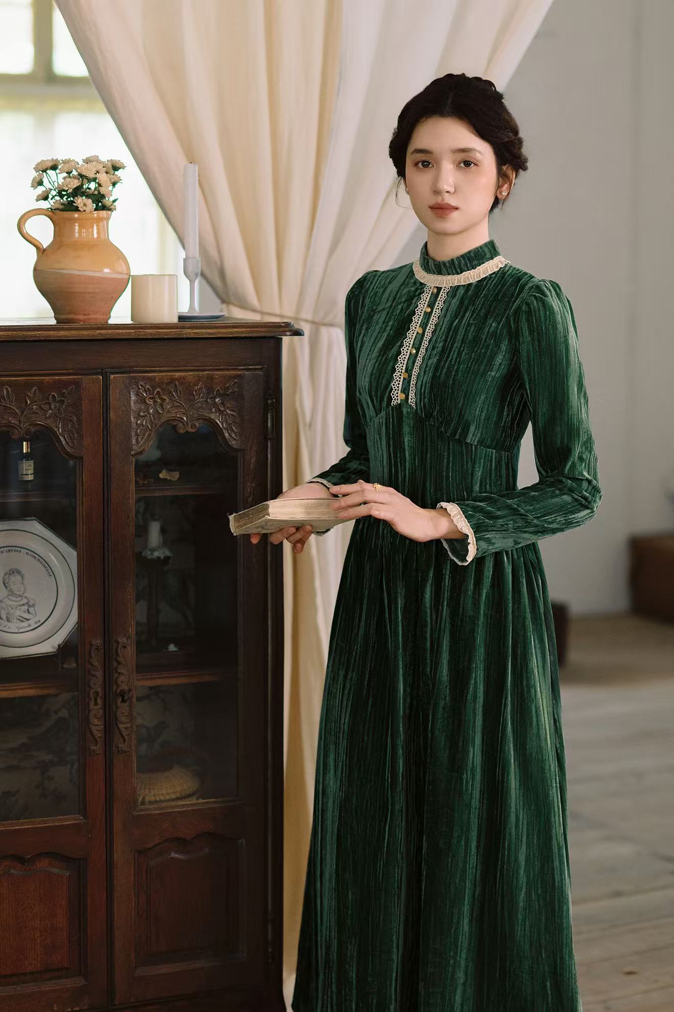 Stand Collar Velvet Victorian Dress– The Cottagecore