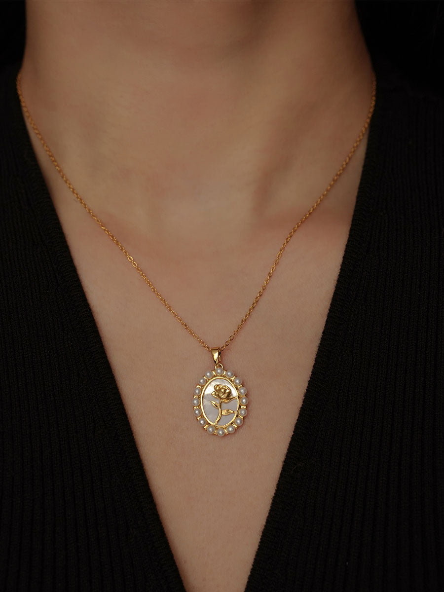 ROCOCO SHELL NECKLACE MULTI